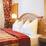 Aktiv- Und Wellnesshotel Gutjahr Szálloda 4*