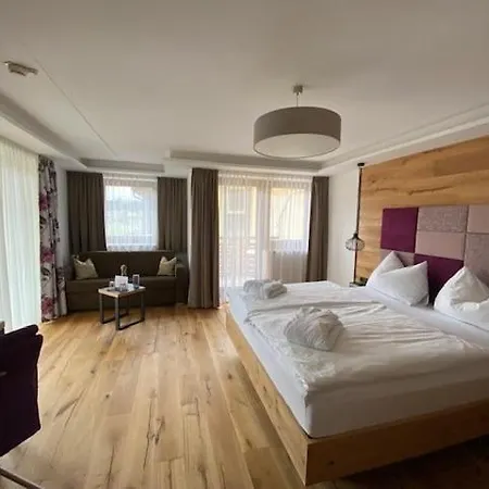 Aktiv- Und Wellnesshotel Gutjahr 4* アプテナウ